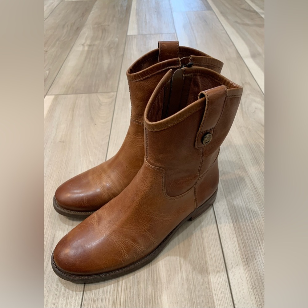barely worn Vince Camuto boots